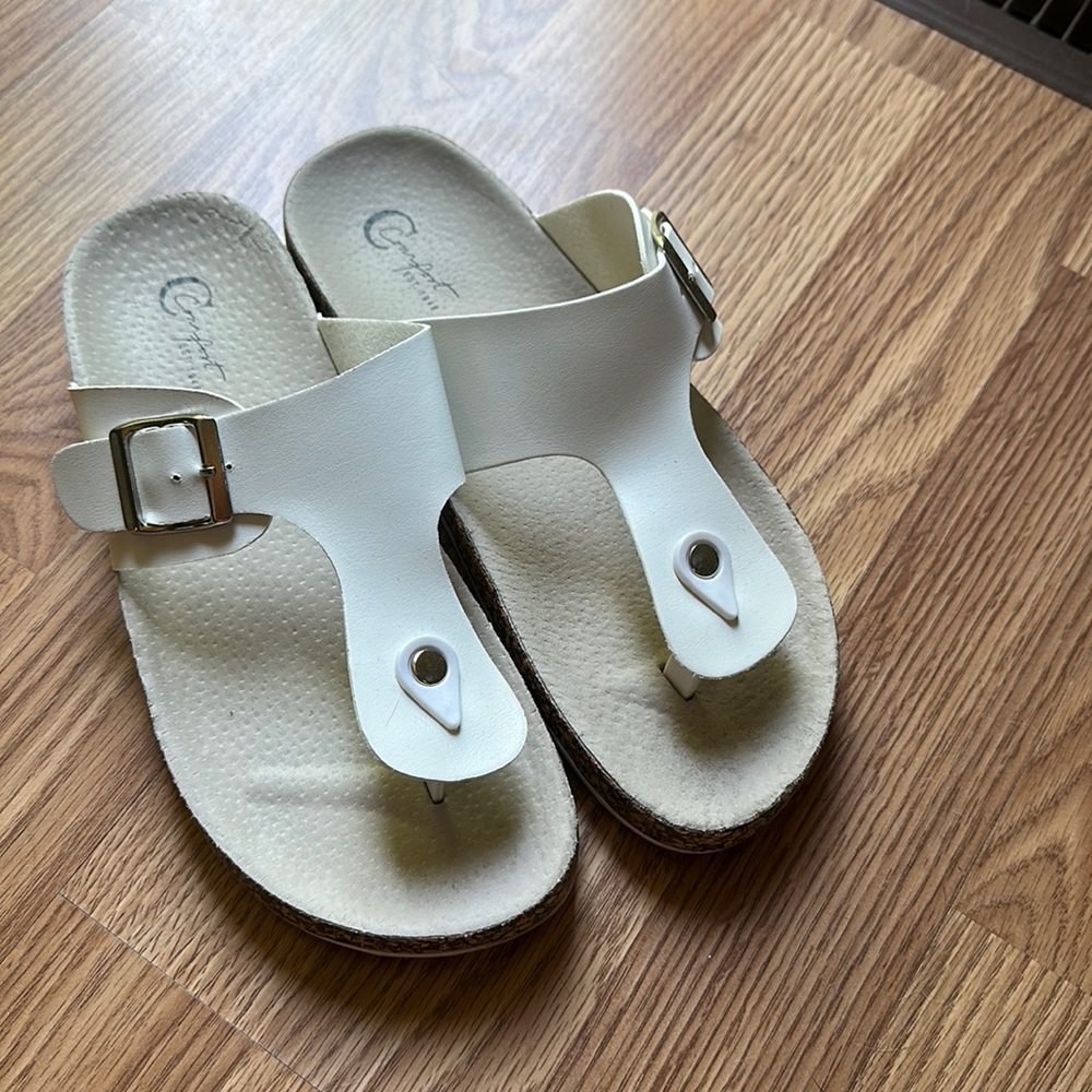 Really cute sandals only wore once!